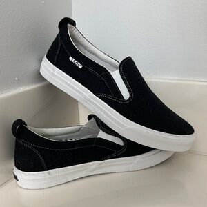 Taos Footwear Black and White Slip-On Loafers